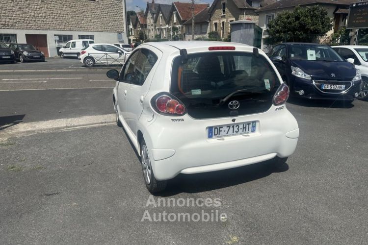 Toyota Aygo 1.0 VVT-i Dynamic + clim - <small></small> 7.990 € <small>TTC</small> - #3