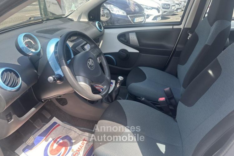 Toyota Aygo 1.0 VVT-i Dynamic + clim - <small></small> 7.990 € <small>TTC</small> - #14