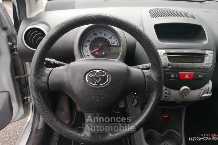Toyota Aygo 1.0 VVTi 12V 68 cv Confort 5 portes - <small></small> 5.490 € <small>TTC</small> - #22