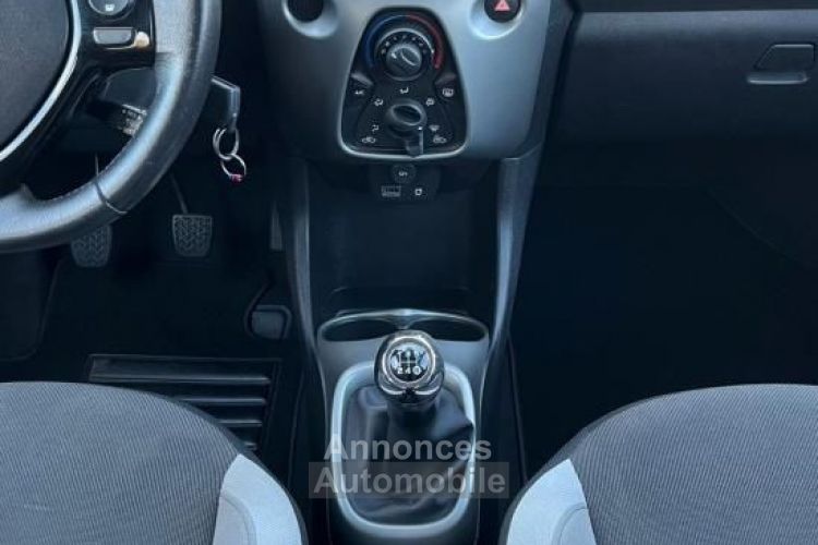 Toyota Aygo 1.0 VVTI 69ch x-play 5p - <small></small> 7.990 € <small>TTC</small> - #16