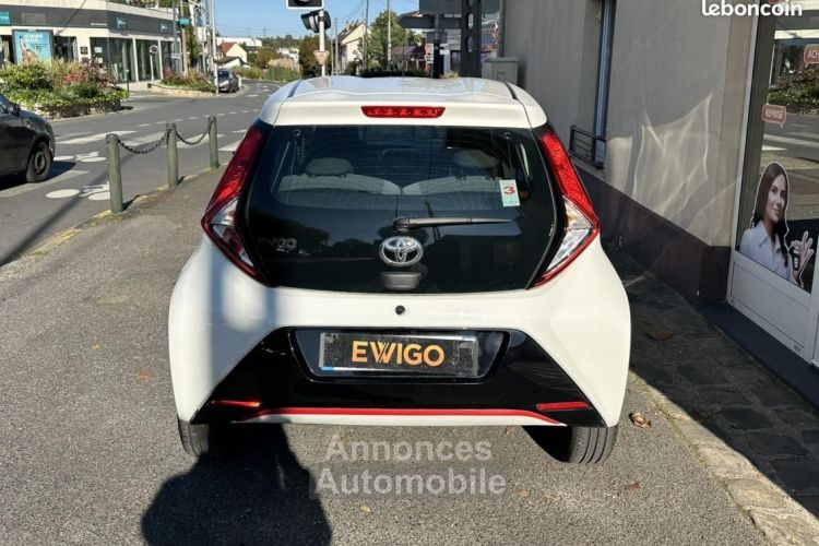 Toyota Aygo 1.0 VVTI 70 X-PLAY FAIBLE KILOMETRAGE GARANTIE CONSTRUCTEUR - <small></small> 9.990 € <small>TTC</small> - #4