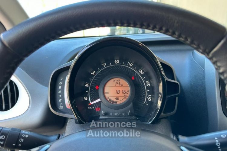 Toyota Aygo 1.0 VVTI 70 X-PLAY FAIBLE KILOMETRAGE GARANTIE CONSTRUCTEUR - <small></small> 9.990 € <small>TTC</small> - #20