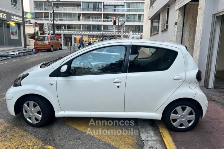 Toyota Aygo 1.4 D 54CH CONFORT 5P - <small></small> 5.990 € <small>TTC</small> - #2