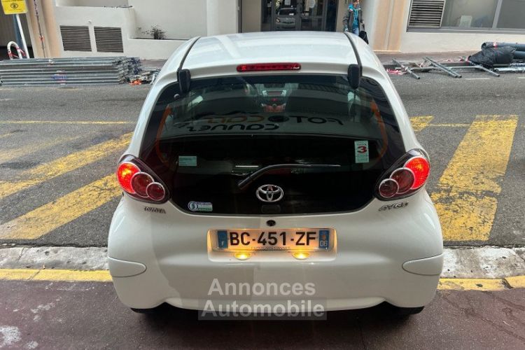 Toyota Aygo 1.4 D 54CH CONFORT 5P - <small></small> 5.990 € <small>TTC</small> - #4