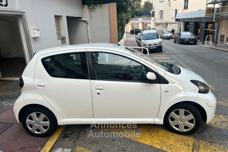 Toyota Aygo 1.4 D 54CH CONFORT 5P - <small></small> 5.990 € <small>TTC</small> - #6