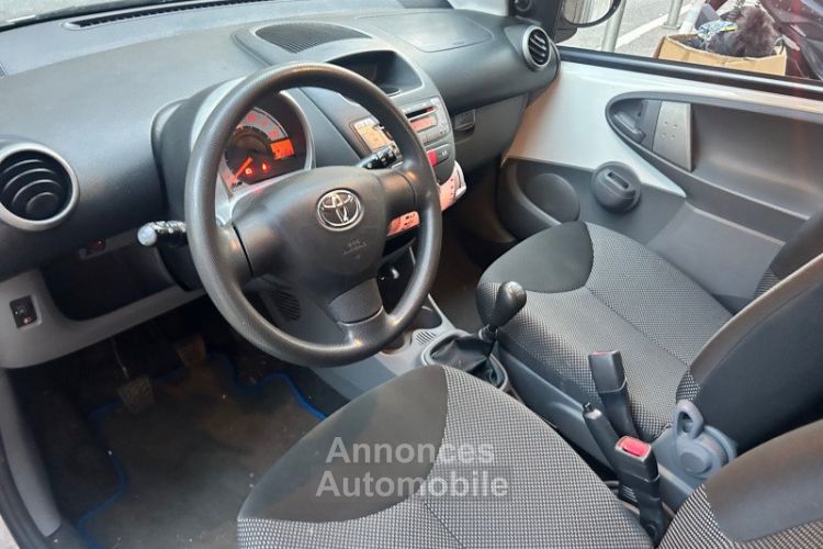 Toyota Aygo 1.4 D 54CH CONFORT 5P - <small></small> 5.990 € <small>TTC</small> - #12