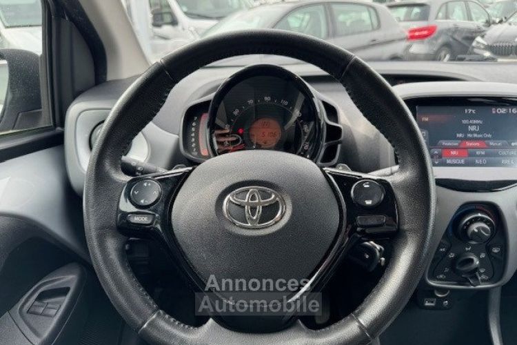 Toyota Aygo 5 Portes 1.0 72 cv x-shift Boîte auto , FINITION X-PLAY SUIVI TOYOTA&ENTRETIENS A JOUR GARANTIE 24 MOIS - <small></small> 11.911 € <small>TTC</small> - #12
