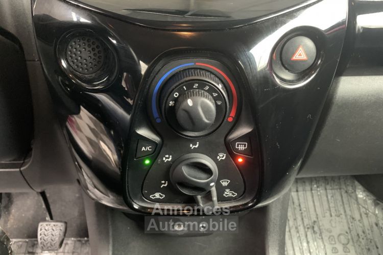 Toyota Aygo MC18 1.0 VVT-i x-play - <small></small> 9.490 € <small>TTC</small> - #16