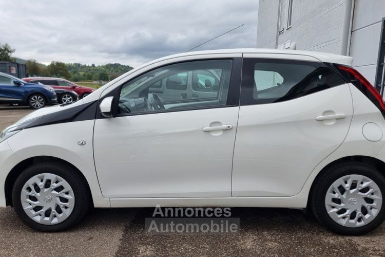 Toyota Aygo X-Play 5P 1.0 VVTI 72 CV / 1E MAIN / SUIVI COMPLET / CAMERA / CLIM / GTIE 12 MOIS - <small></small> 9.490 € <small>TTC</small> - #7