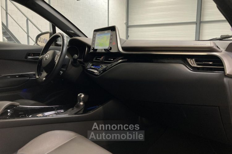 Toyota C-HR 1.8 Hybrid 122CH Distinctive - GARANTIE 6 mois - <small></small> 20.990 € <small>TTC</small> - #15