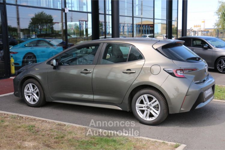 Toyota Corolla 1.8 Hybrid 122 - BV e-CVT 2019 BERLINE Dynamic PHASE 2 - <small></small> 22.790 € <small></small> - #4