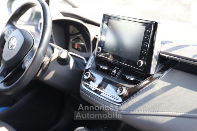 Toyota Corolla Hybride 180h CVT Dynamic Business CAMERA GPS - <small></small> 21.970 € <small></small> - #40