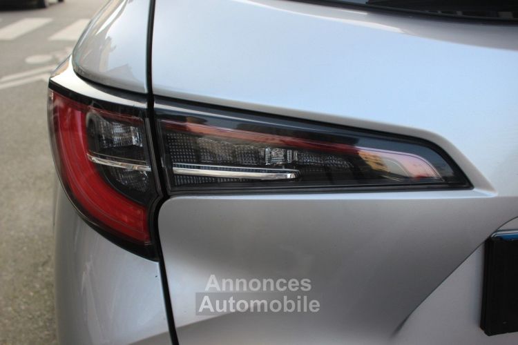 Toyota Corolla TOURING DYNAMIC 1.8 HYBRIDE 122 - <small></small> 18.990 € <small>TTC</small> - #18