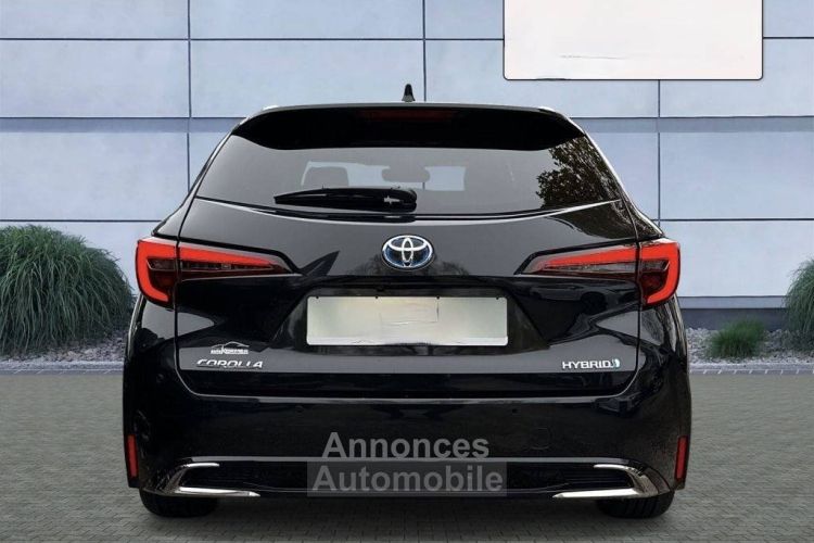 Toyota Corolla TS 2.0 Hybrid Lounge Pano,HUD,Navi,JBL - <small></small> 37.950 € <small>TTC</small> - #3