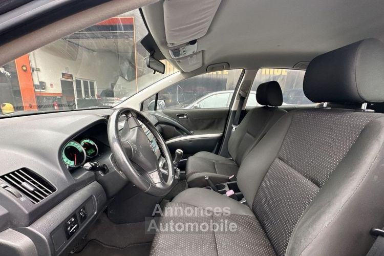 Toyota Corolla Verso 136 D-4D TECHNO 7 PLACES - <small></small> 3.490 € <small>TTC</small> - #6