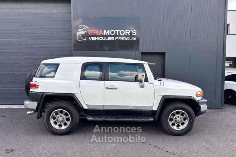 Toyota FJ Cruiser 4.0 V6 VVT-I 239 BVA - <small></small> 43.900 € <small>TTC</small> - #2