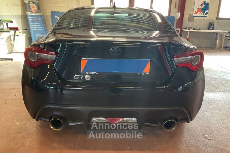 Toyota GT86 2.0 D-4S (BOXER) 200 CV BVM COUPE / 2E MAIN / FR / 2017 / CAMERA / RADARS / GTIE 12M - <small></small> 24.490 € <small>TTC</small> - #8