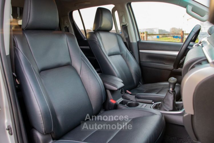 Toyota Hilux 2.4 D-4D 4WD Lounge - LICHTE VRACHT - TREKHAAK - 220V - CAMERA - CRUISECONTROL - KEYLESS GO - EURO 6 - <small></small> 28.999 € <small>TTC</small> - #17