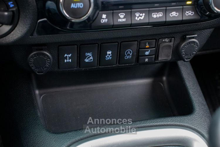 Toyota Hilux 2.4 D-4D 4WD Lounge - LICHTE VRACHT - TREKHAAK - 220V - CAMERA - CRUISECONTROL - KEYLESS GO - EURO 6 - <small></small> 28.999 € <small>TTC</small> - #25