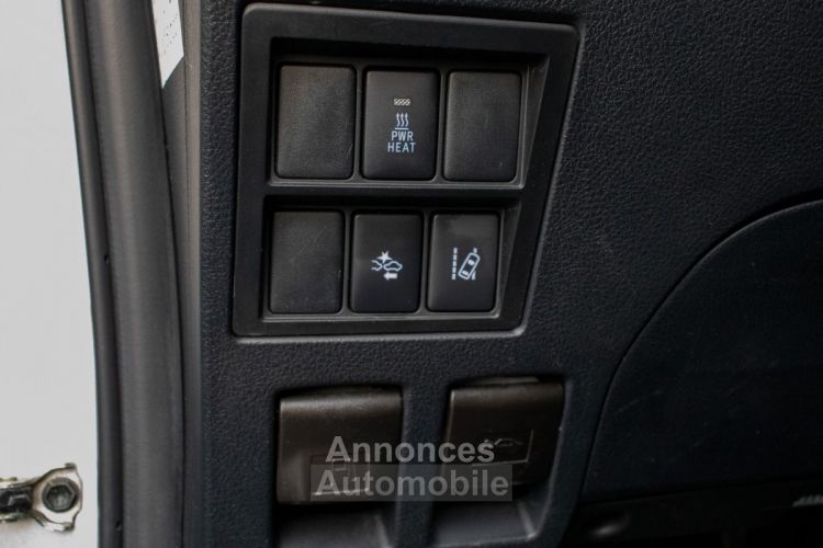 Toyota Hilux 2.4 D-4D 4WD Lounge - LICHTE VRACHT - TREKHAAK - 220V - CAMERA - CRUISECONTROL - KEYLESS GO - EURO 6 - <small></small> 28.999 € <small>TTC</small> - #35