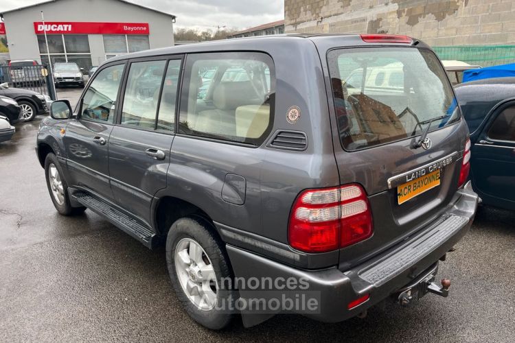 Toyota Land Cruiser SW SERIE 100 phase 3 4.2 TD 204 VXE 2005 312 700 km AUTOMATIQUE Diesel - <small></small> 28.750 € <small>TTC</small> - #2