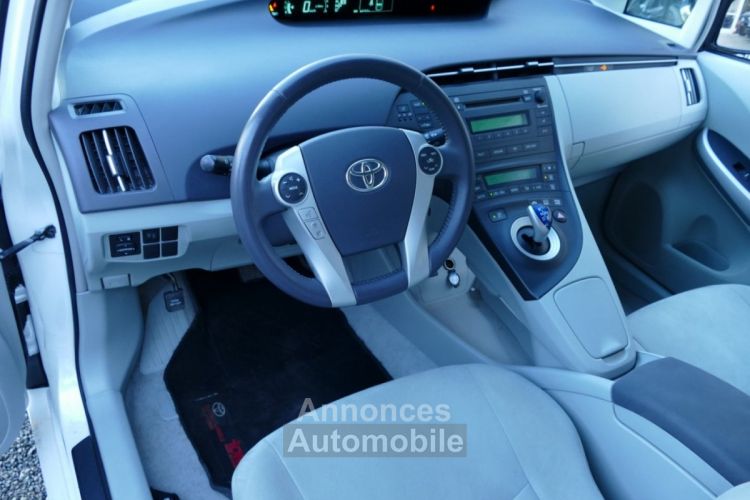 Toyota Prius 1.8 136 Ch DYNAMIC BVA - <small></small> 12.990 € <small>TTC</small> - #17