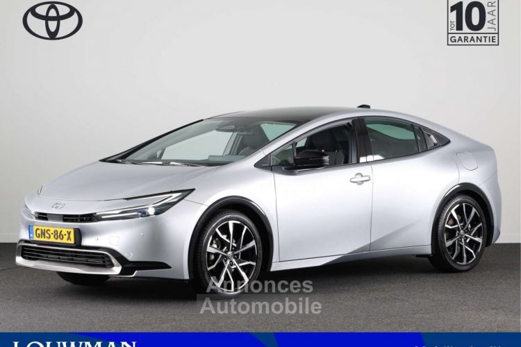 Toyota Prius 2024 2.0 Plug-in Executive *DEMO* | Glazen Panoramadak - <small></small> 48.995 € <small>TTC</small> - #1