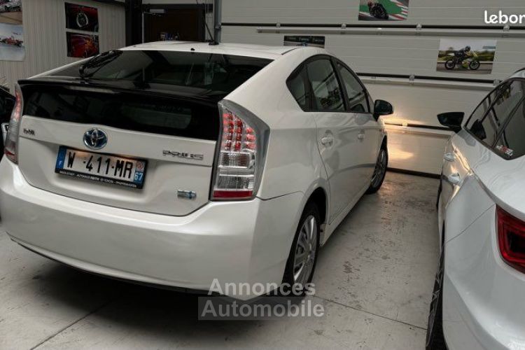 Toyota Prius III 1.8 VVT-i Hybride 16V 136ch Automatique - <small></small> 9.899 € <small>TTC</small> - #2