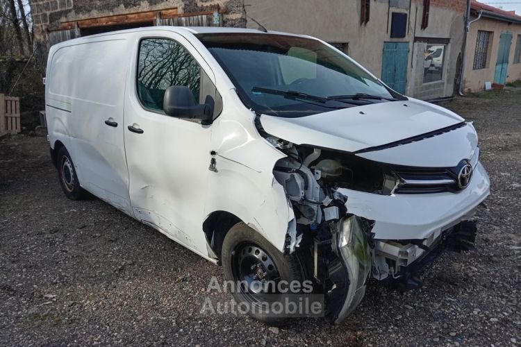 Toyota ProAce 1.5 l D4D 100 CV 2019 26084 km Accidenté pour l'export - <small></small> 5.400 € <small>TTC</small> - #2