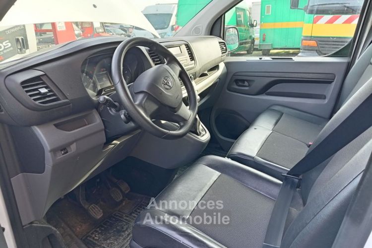 Toyota ProAce 1.5 l D4D 100 CV 2019 26084 km Accidenté pour l'export - <small></small> 5.400 € <small>TTC</small> - #4