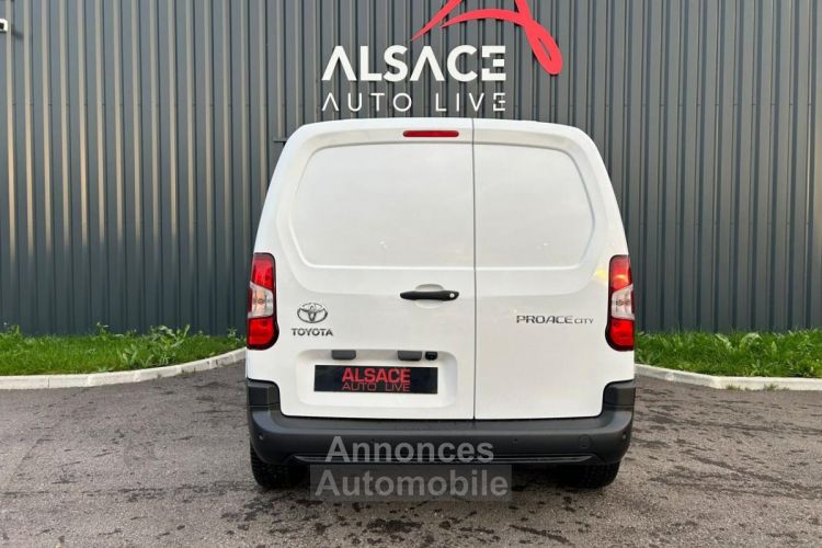 Toyota ProAce CITY 1.5 100 CH Medium Business - 3 PLACES - 16 660HT - <small></small> 19.990 € <small></small> - #4