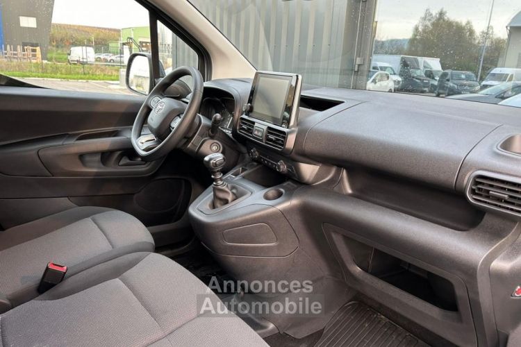 Toyota ProAce CITY 1.5 100 CH Medium Business - 3 PLACES - 16 660HT - <small></small> 19.990 € <small></small> - #6