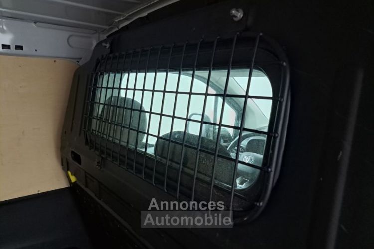 Toyota ProAce CITY FOURGON MEDUIM 1.5 D-4D 100 BUSINESS 3PL - <small></small> 17.988 € <small>TTC</small> - #19