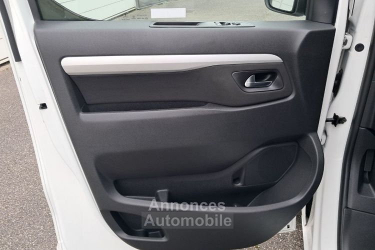 Toyota ProAce VERSO Verso Long 2.0L 150 D-4D BVM6 Dynamic 9PL - <small></small> 36.990 € <small>TTC</small> - #24