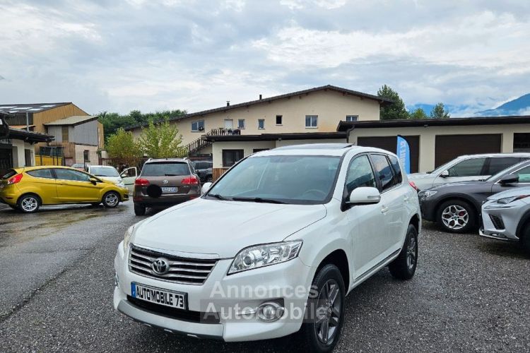 Toyota Rav4 2.2 d-4d 150 4wd limited edition 12-2011 GARANTIE 12 MOIS ATTELAGE TOE CUIR ALCANTARA - <small></small> 14.990 € <small>TTC</small> - #1