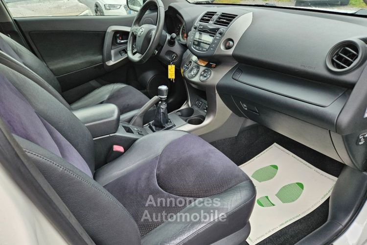 Toyota Rav4 2.2 d-4d 150 4wd limited edition 12-2011 GARANTIE 12 MOIS ATTELAGE TOE CUIR ALCANTARA - <small></small> 14.990 € <small>TTC</small> - #5