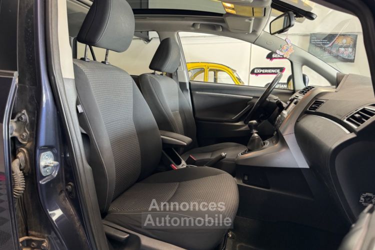 Toyota Verso FEEL! 112 D-4D FAP Feel! SkyView - <small></small> 5.990 € <small>TTC</small> - #33