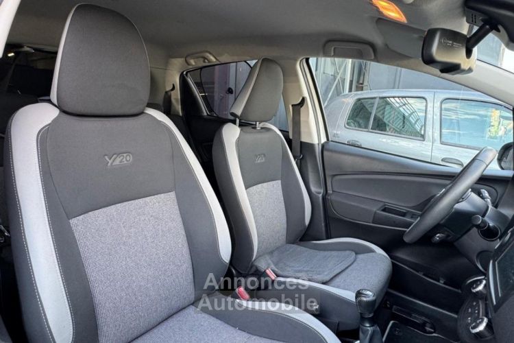 Toyota Yaris 1.0 - 70 VVT-i 2019  III 2011 Design Y20 PHASE 3 - <small></small> 13.990 € <small>TTC</small> - #15