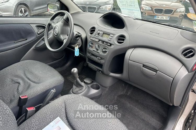 Toyota Yaris 1.0 VVT-I 68CH 3P - <small></small> 5.990 € <small>TTC</small> - #2