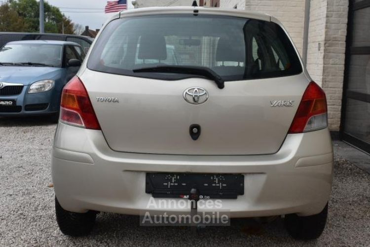 Toyota Yaris 1.0i - <small></small> 4.950 € <small>TTC</small> - #8