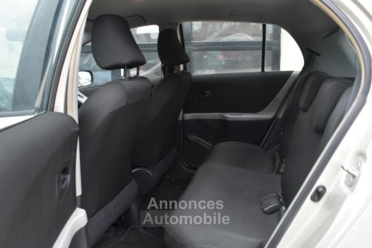 Toyota Yaris 1.0i - <small></small> 4.950 € <small>TTC</small> - #15