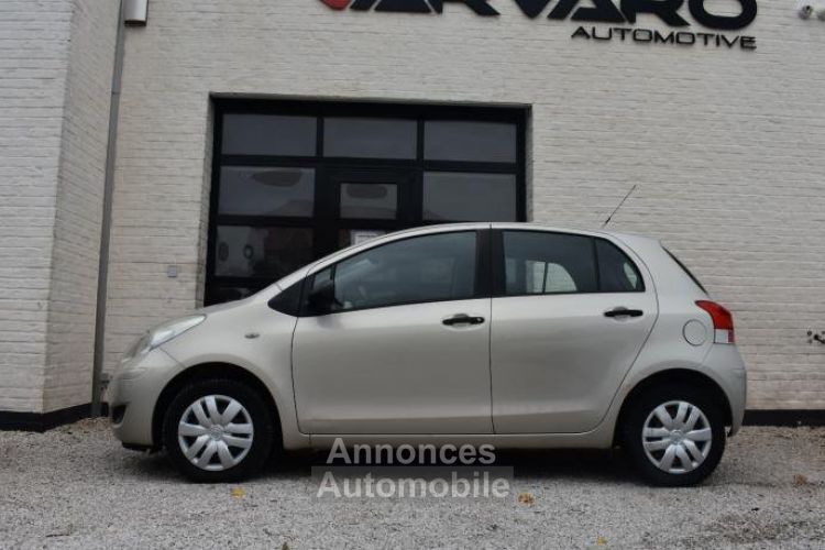 Toyota Yaris 1.0i - <small></small> 4.950 € <small>TTC</small> - #16