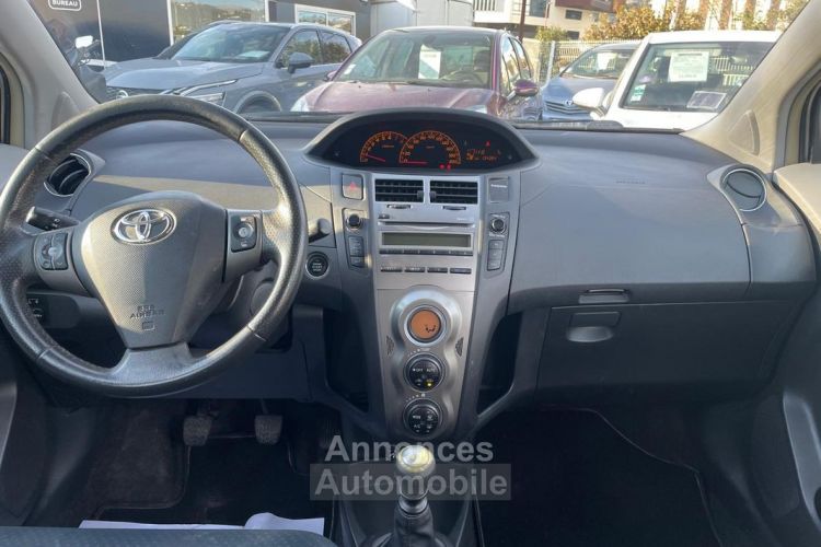 Toyota Yaris 1.3 vvti 100ch 5 portes - <small></small> 5.490 € <small>TTC</small> - #4