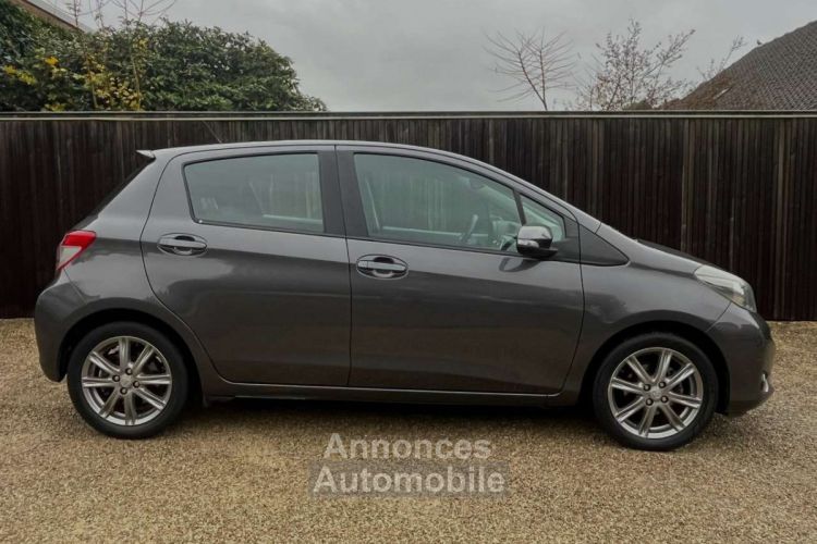 Toyota Yaris 1.33i VVT-i Lounge 5D-AIRCO-CAMERA-16-NAV-BT-AUD - <small></small> 7.490 € <small>TTC</small> - #6