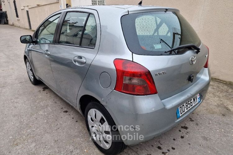 Toyota Yaris 1.4 d4d 90ch boite automatique - <small></small> 5.450 € <small>TTC</small> - #2