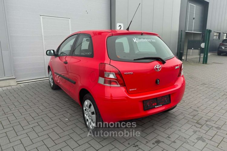 Toyota Yaris 1.4 Turbo D-4D Linea Luna FAIBLE KILOMÈTRAGE - <small></small> 6.990 € <small>TTC</small> - #4