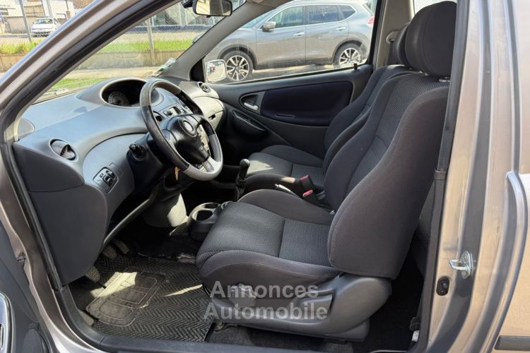 Toyota Yaris 1.5 TS 105 3P SPORT 1ère Main - <small></small> 5.990 € <small>TTC</small> - #4