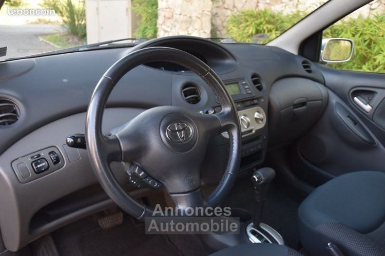 Toyota Yaris 85ch VVTI boîte automatique - <small></small> 5.990 € <small>TTC</small> - #8