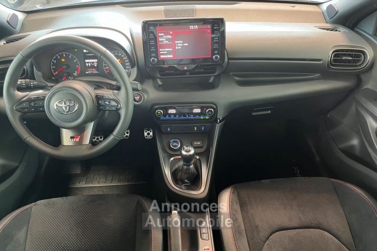 Toyota Yaris GR 261 ch Malus inclus GARANTIE 6 ANS FULL Suivi Milltek Camera LED Keyless Volant chauffant 18P 525-mois - <small></small> 34.888 € <small>TTC</small> - #5