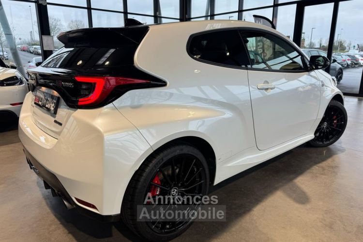 Toyota Yaris GR Pack TRACK 261CH Garantie 6 ans Malus inclus Volant Chauffant Sièges Caméra Blanc Nacrée Régulateur LED 18P 499-mois - <small></small> 37.990 € <small>TTC</small> - #2